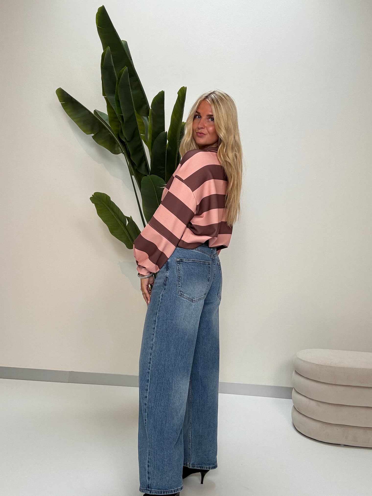 Straight High Rise Jeans mit umgeklapptem Fashion Bund