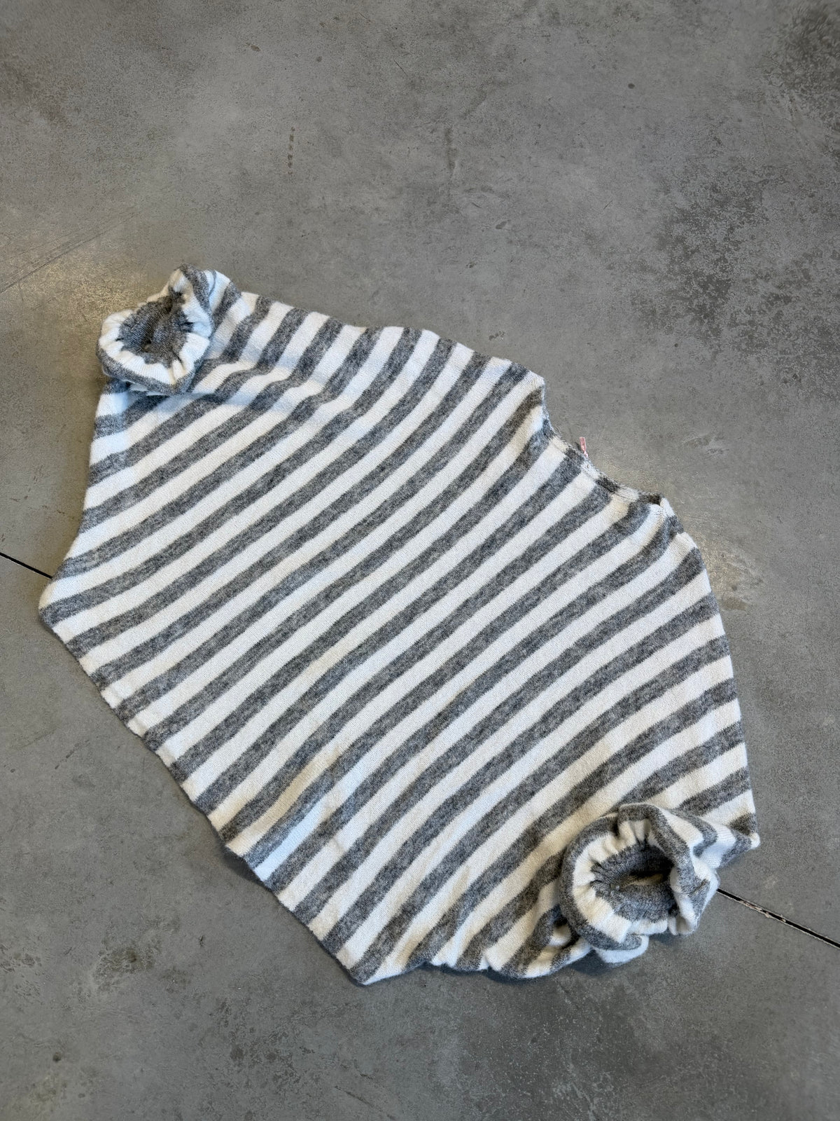 Oversize Strickpullover Stripes mit Alpakaanteil grau/creme