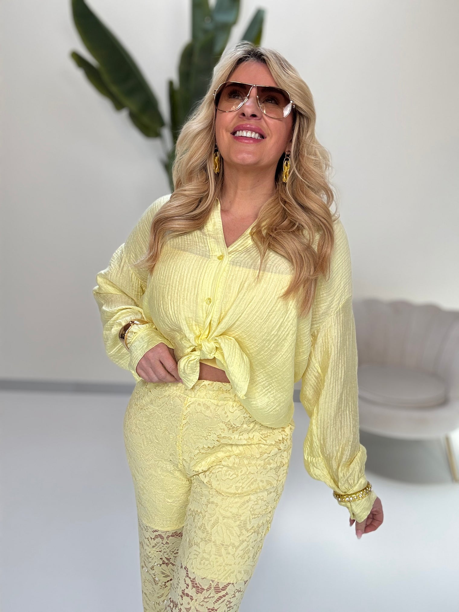 Bluse feiner Stoff gelb zum knoten