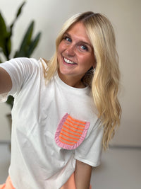 Shirt mit kleiner Brusttasche KISS MY VOLANTS weiß