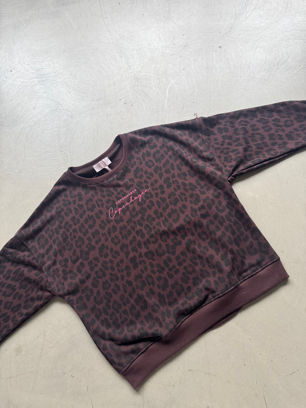 Sweater mit Rückenprint COPENHAGEN LEO Braun Pink