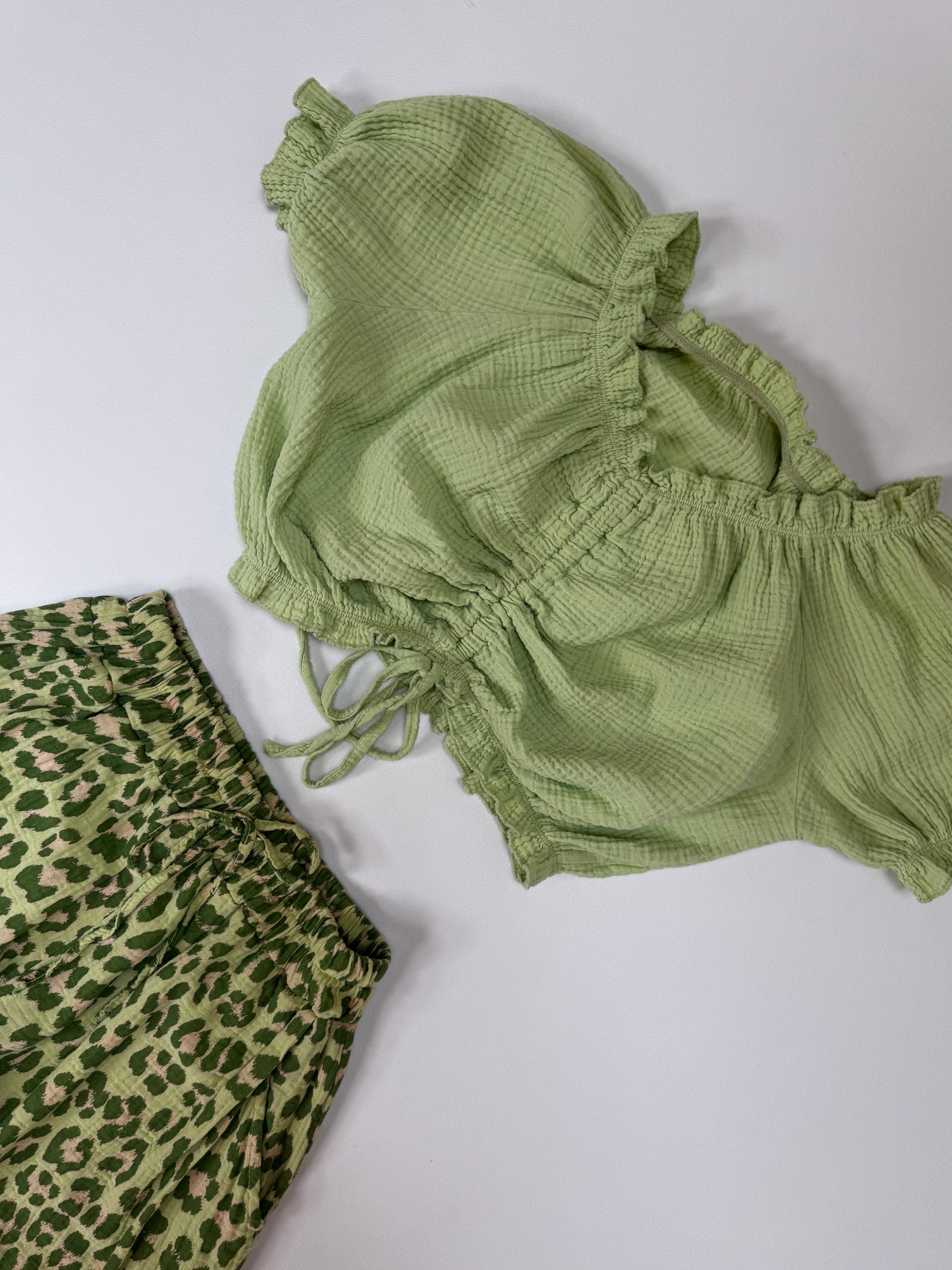 Musselin Carmen Bluse SUNNY DAY hellgrün