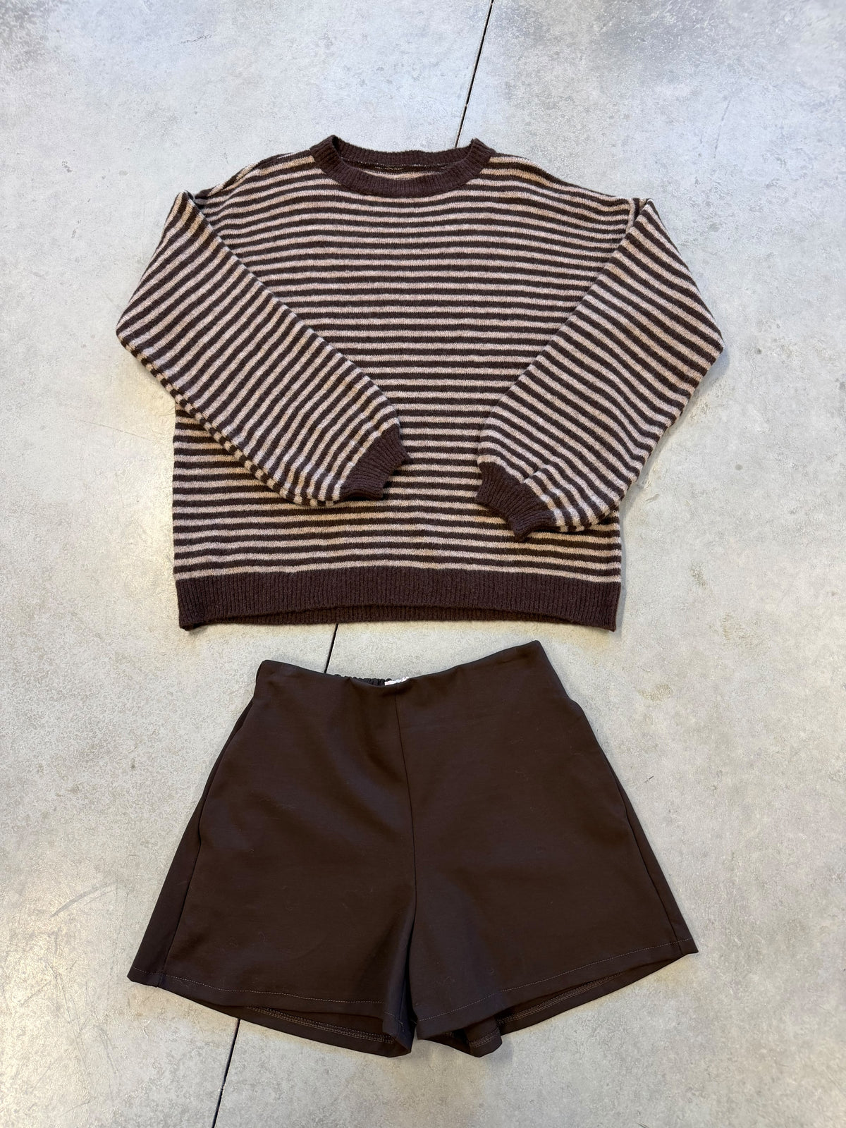 Kuscheliger Strickpullover ICONIC CLUB chocolate/taupe