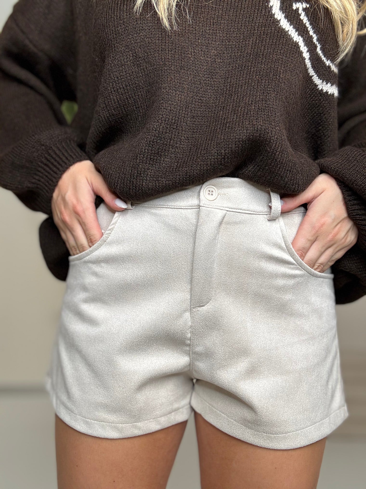 Velours Shorts mit elastischem Bund hell taupe
