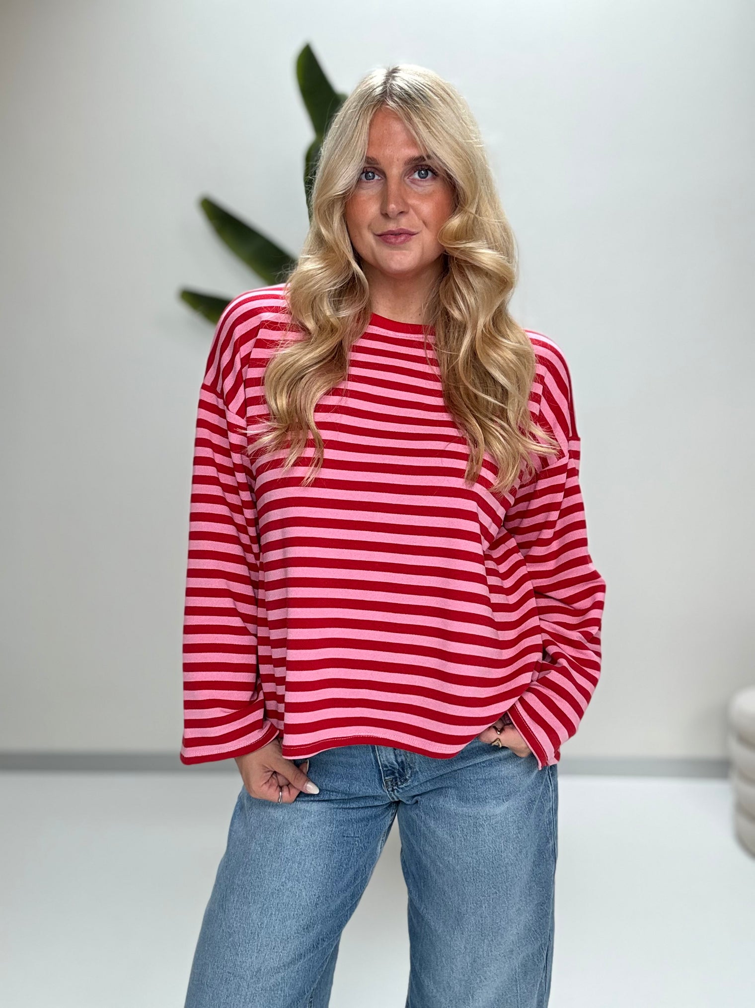 Longsleeve mit leicht ausgestelltem Ärmel STRIPES rot/pink