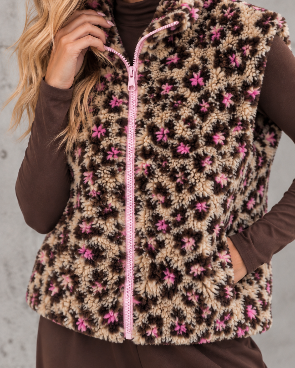 LEO Teddy Weste beige/braun/pink