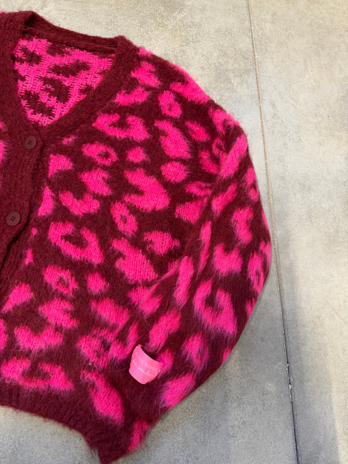 Strickjacke mit Knopfleiste burgundy/pink LEO