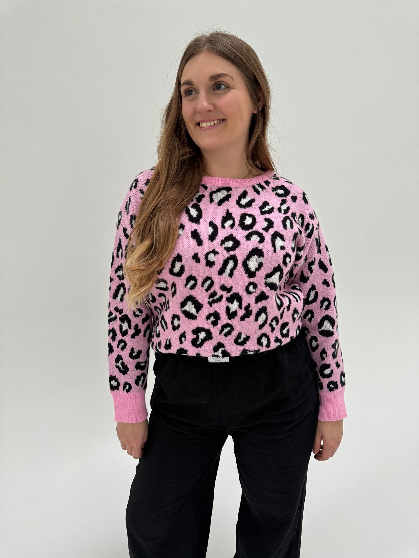 Pullover rosa leo mit rosa Schleifendetail am Rücken