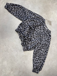 Butterstoff Pullover mit Gummizug unten grau/schwarz LEO