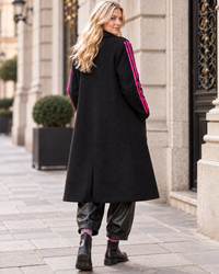 Mantel SPORTY COZYNESS schwarz/pink mit seitlichen Streifen