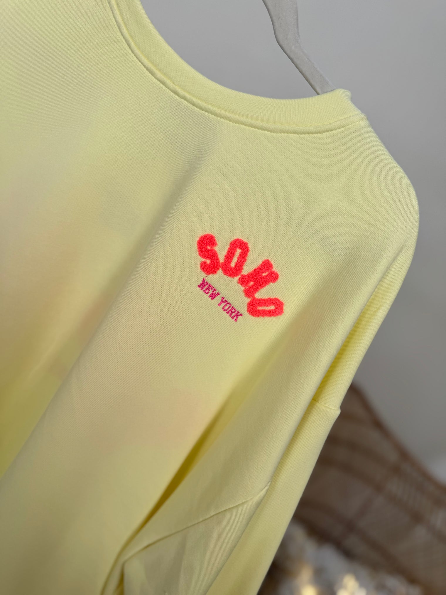 Sweater SOHO buttermilk lemon/rosa