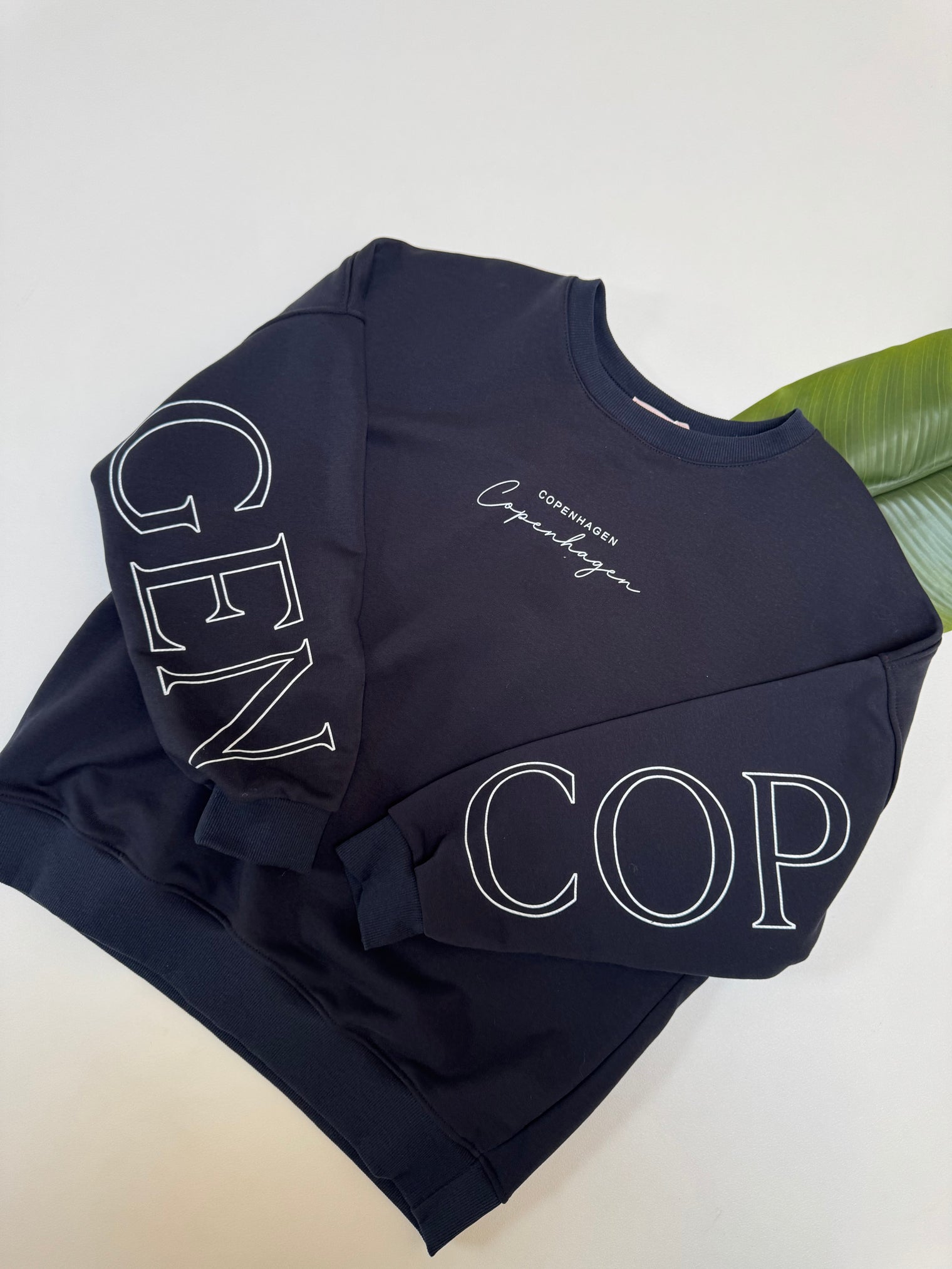 Sweater mit Rückenprint COPENHAGEN dark navy