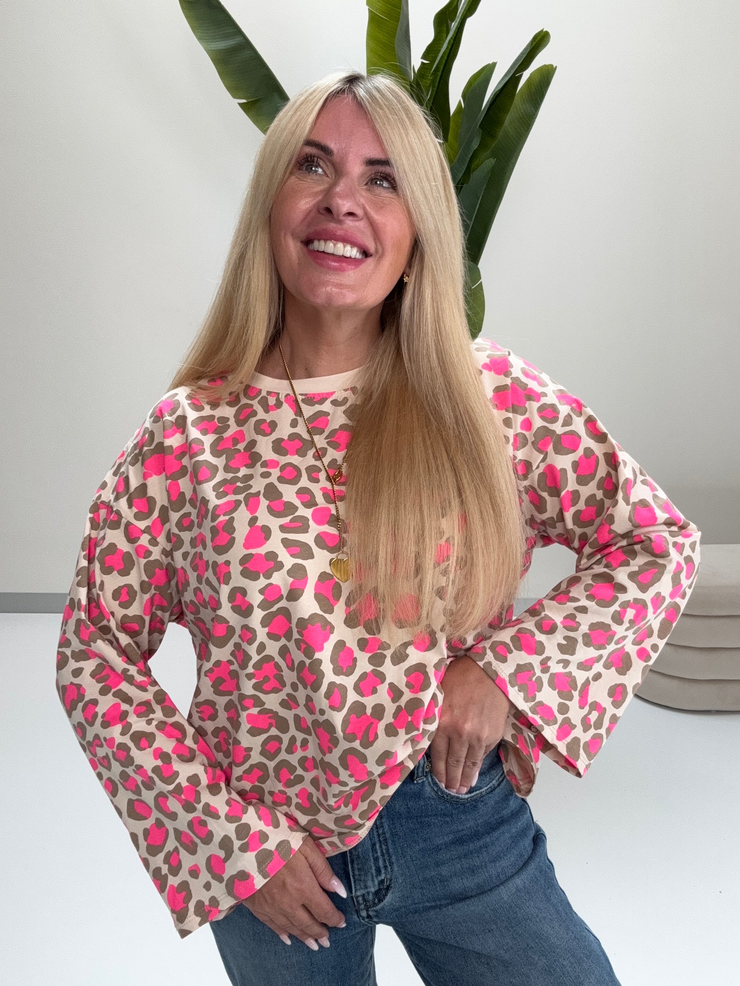 Longsleeve mit leicht ausgestelltem Ärmel creme LEO taupe/pink