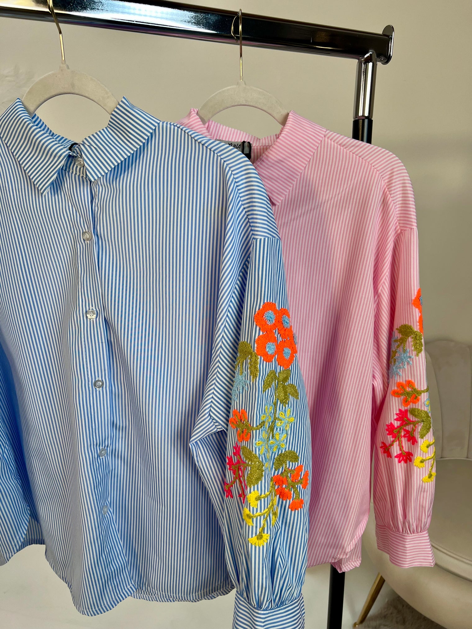 Bluse mit Stickereien LADY LIKE hellblau/weiß gestreift