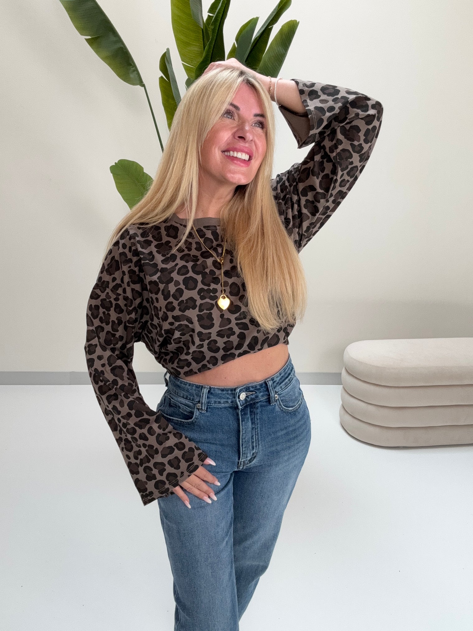 Longsleeve mit leicht ausgestelltem Ärmel taupe LEO schwarz/chocolate