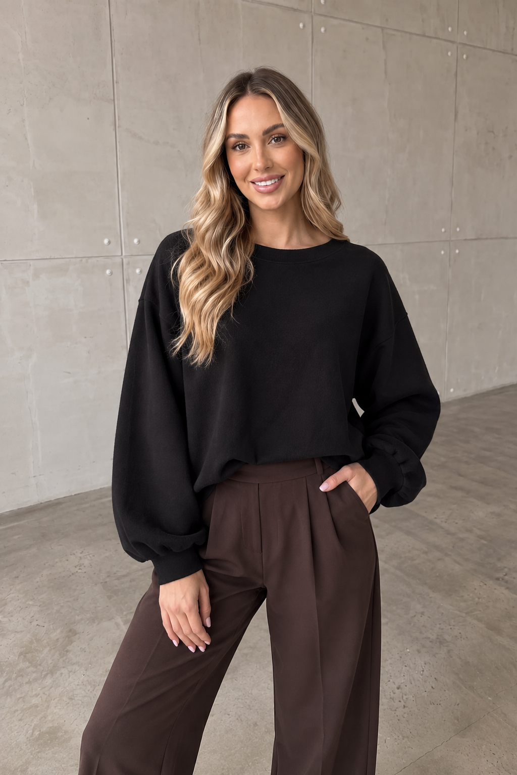 Butterstoff Pullover mit Gummizug unten schwarz