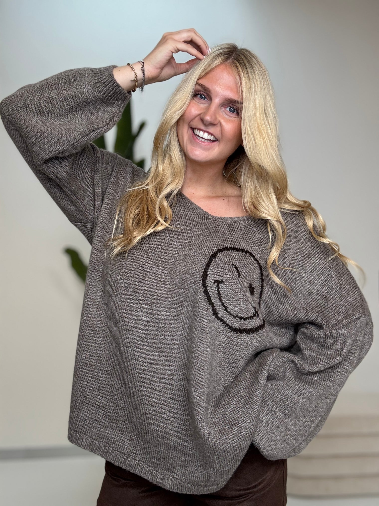 Oversize Strickpullover mit Smiley&Rückenprint taupe/dark chocolate