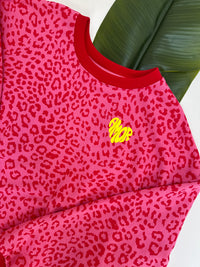 Sweater mit Rückenprint AMOR CLUB rot leo