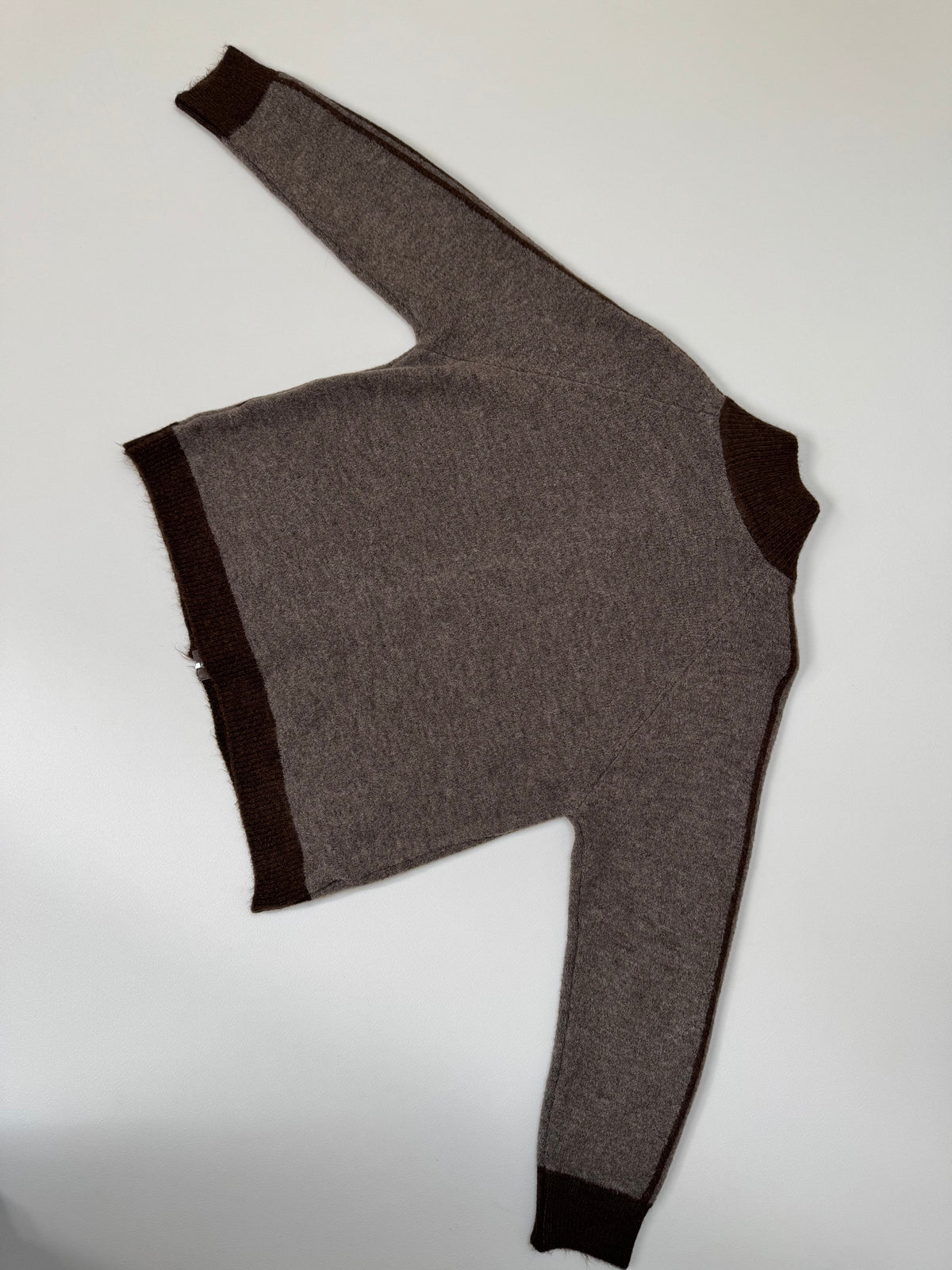 Kuschelweiche Zipper Strickjacke mit seitlichen Streifen taupe/chococlate