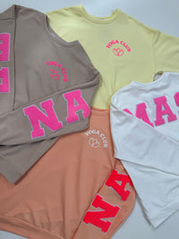 Premium Sweater YOGA CLUB mit Rückenprint