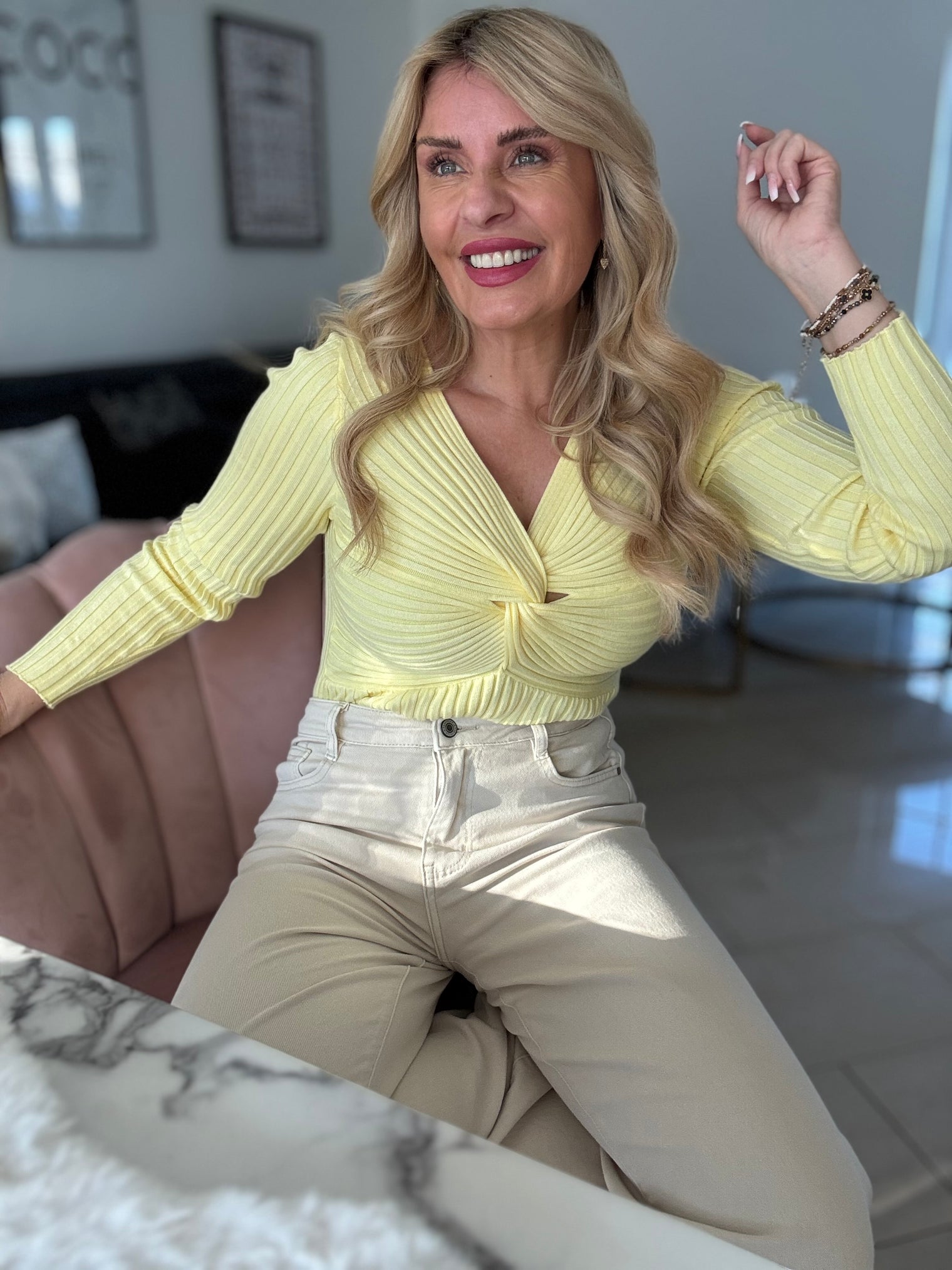 Oberteil langarm mit Knoten Detail gelb