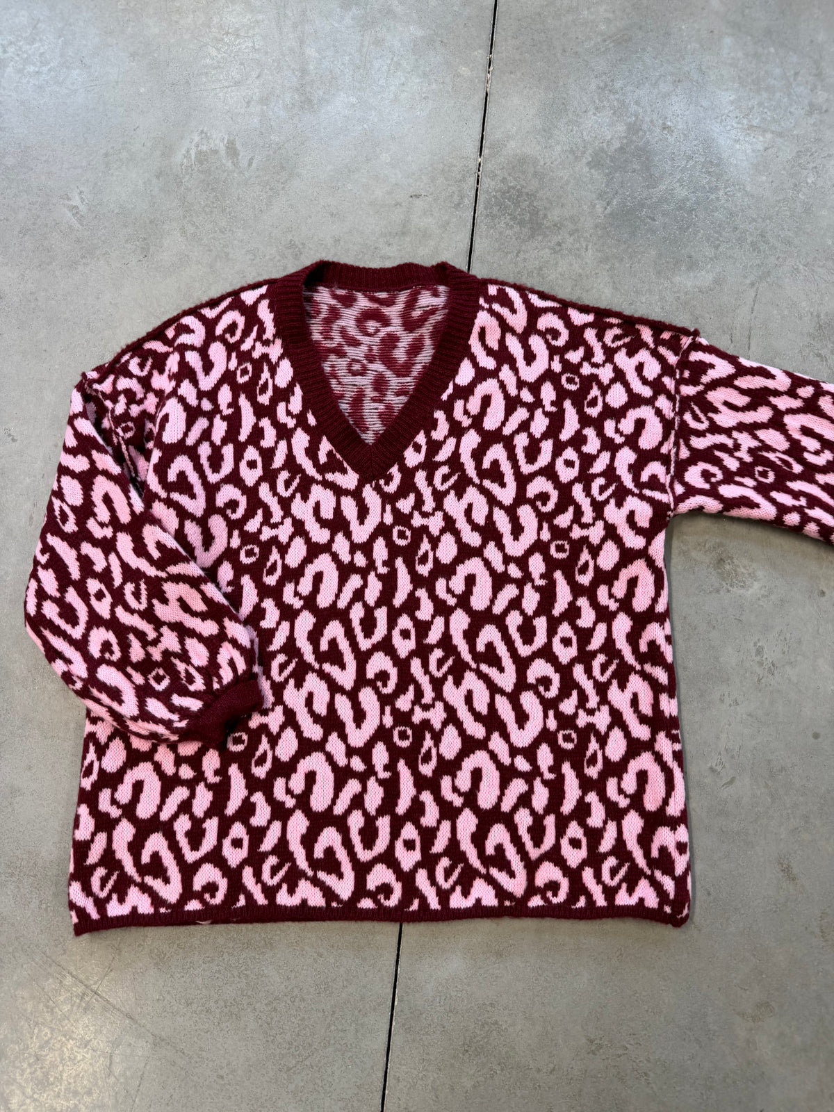 Cozy Strickpullover im angesagten Leo Muster burgundy/rosa