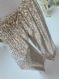 Silky Hose weiß LEO beige