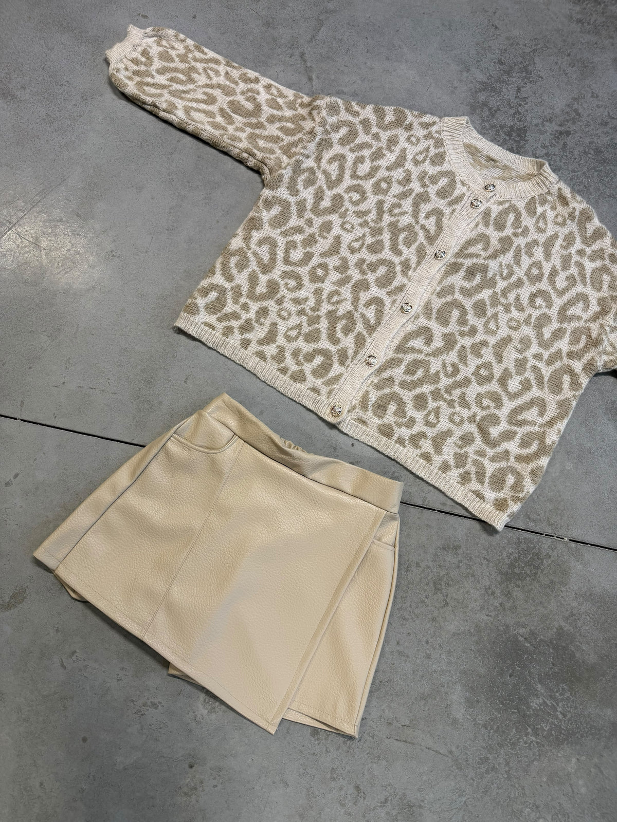 Strickjacke mit Knopfleiste LEO creme/beige