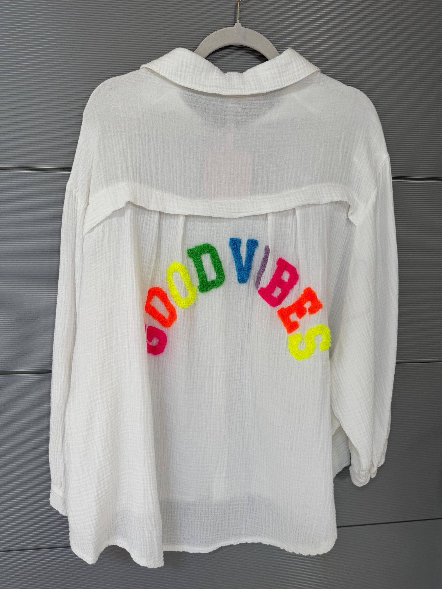 Musselin Bluse GOOD VIBES mit Rückenprint