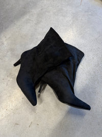 Velours Stiefelette mit kurzem Schaft schwarz