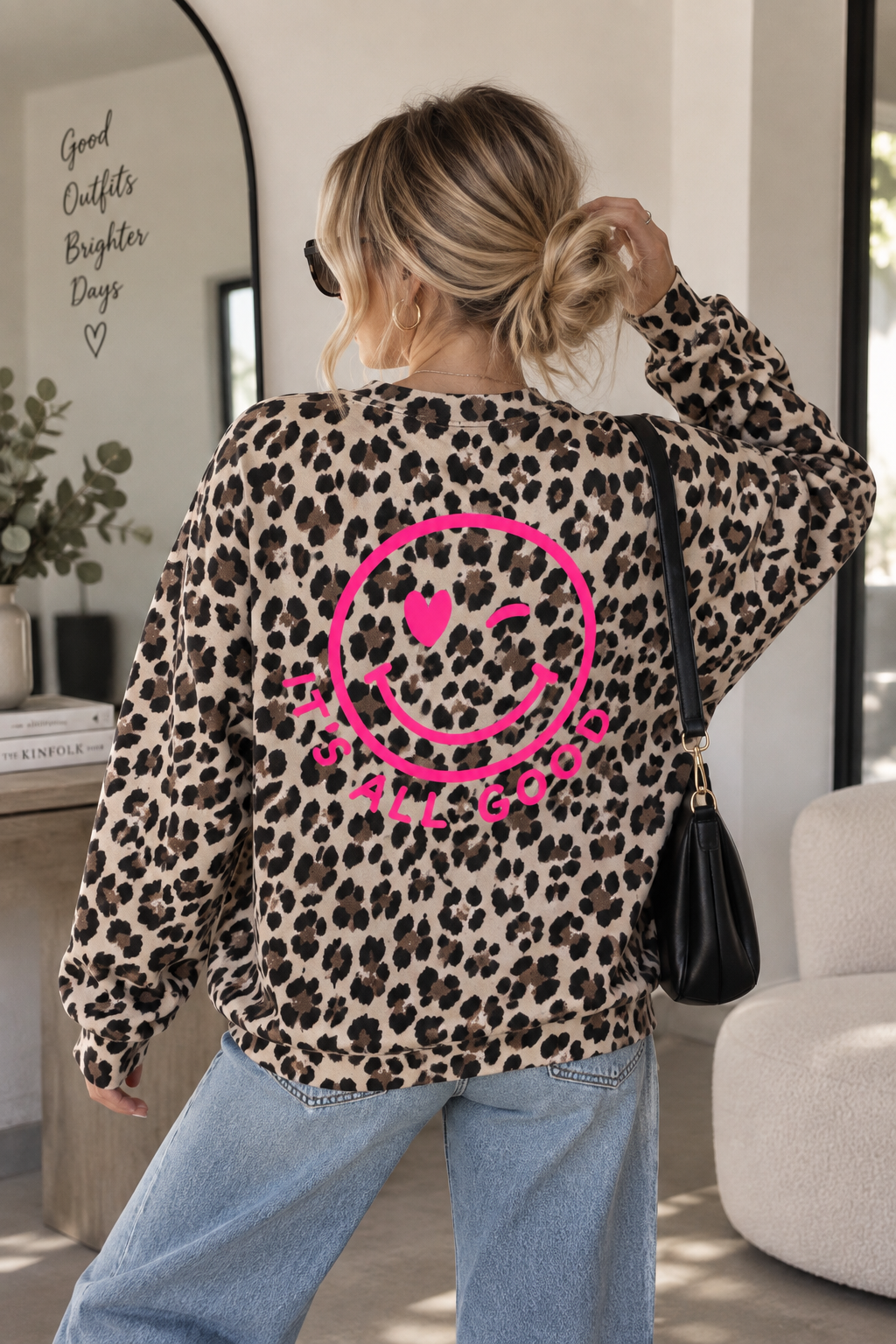 Oversize Sweater beige Leo ITS ALL GOOD pink mit Rückenprint