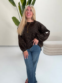 Butterstoff Sweater mit Patch am Ärmel dark chocolate LEO schwarz/taupe