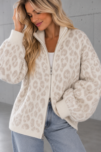 Zipper Strickjacke im angesagten Leo Muster creme/beige