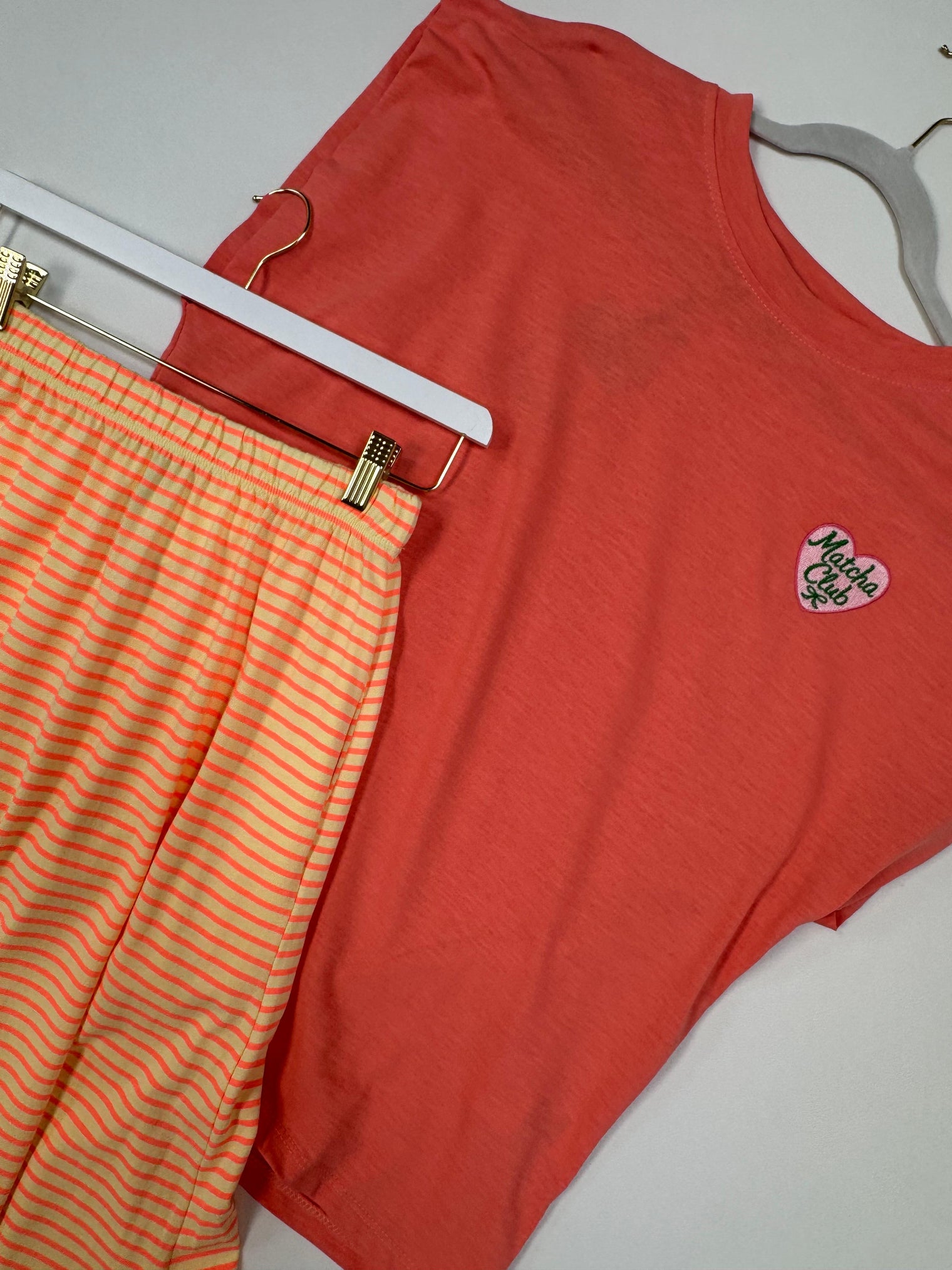 Statement Shirt peach MATCHA CLUB mit gesticktem Herz