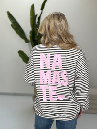 Sweater mit Rückenprint creme/coffee geringelt NAMASTE