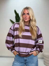 Butterstoff Sweater mit Patch am Ärmel BIG STRIPES flieder/coffee