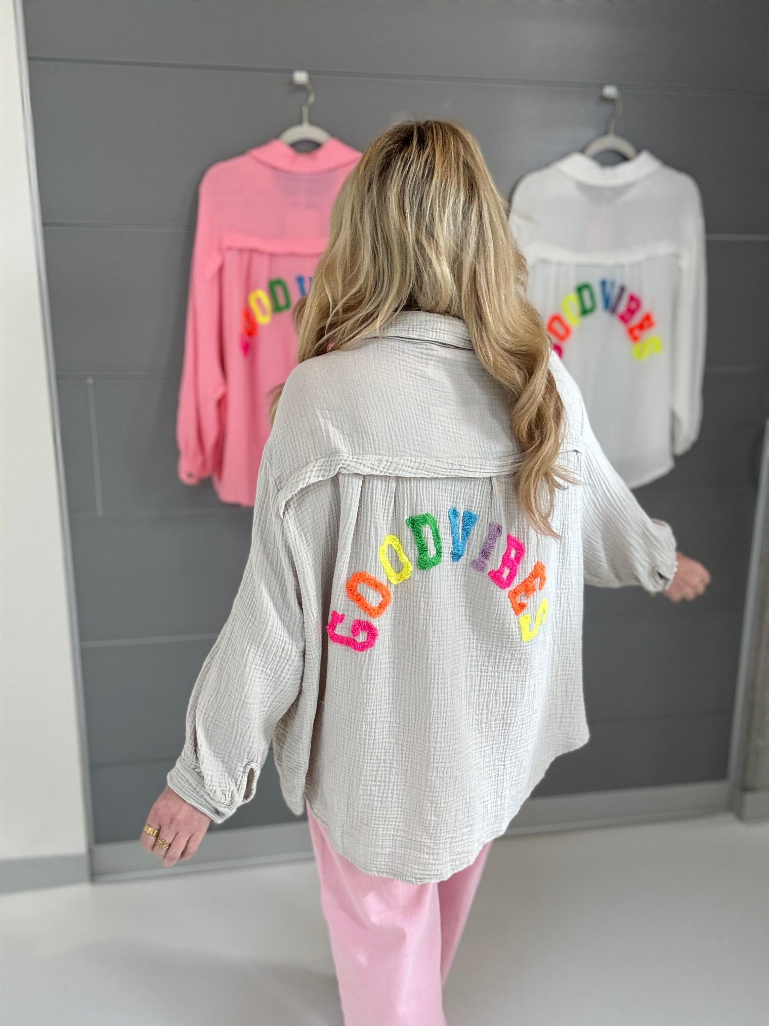 Musselin Bluse GOOD VIBES mit Rückenprint