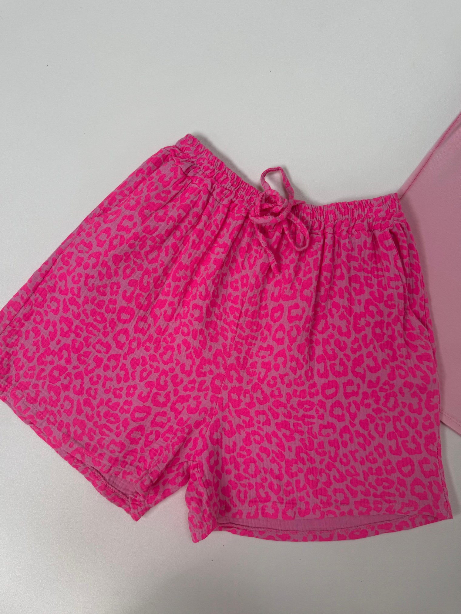 Stylische Musselin Short rosa LEO LOVER hot pink