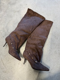 Stiefel mit hohem Schaft und Details braun