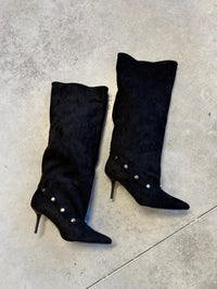 Stiefel mit hohem Schaft und Details schwarz