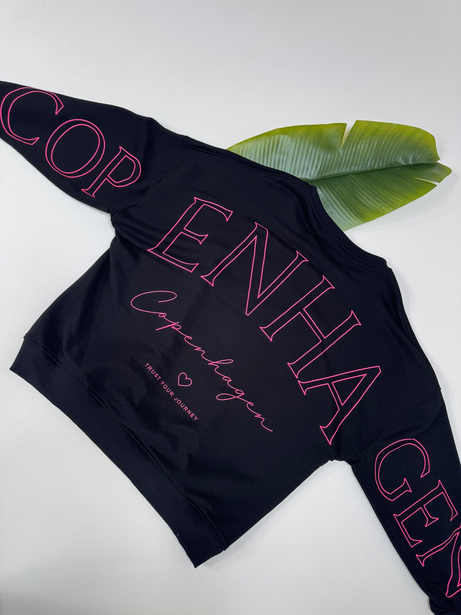 Sweater mit Rückenprint COPENHAGEN schwarz