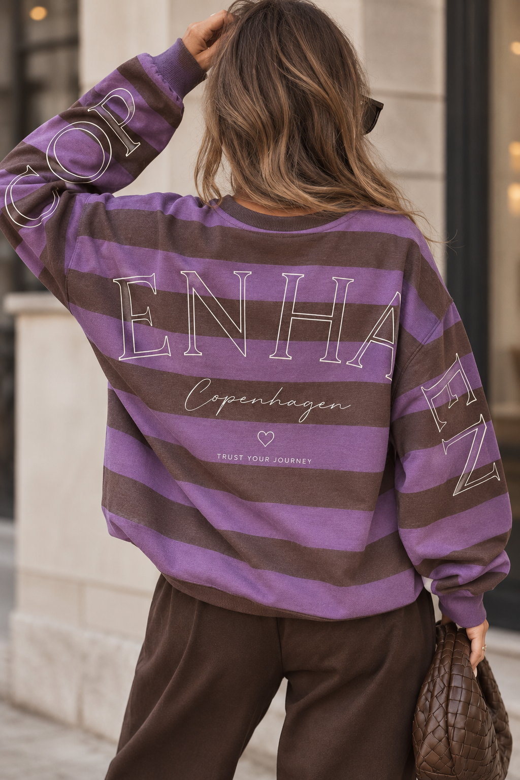 Sweater mit Rückenprint COPENHAGEN winterflieder/braun