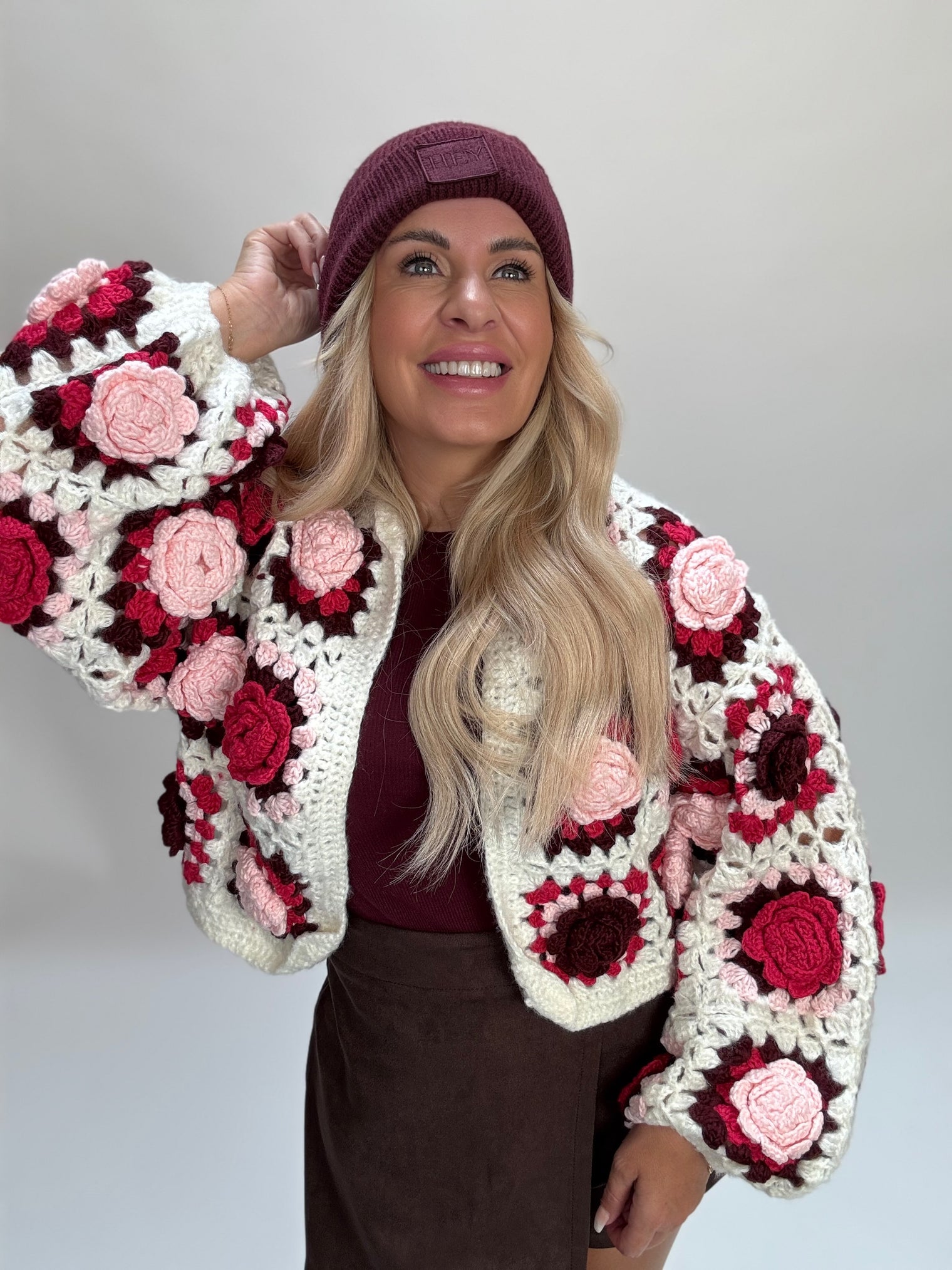 Strickjacke ROSES weiß/burgundy/rosa