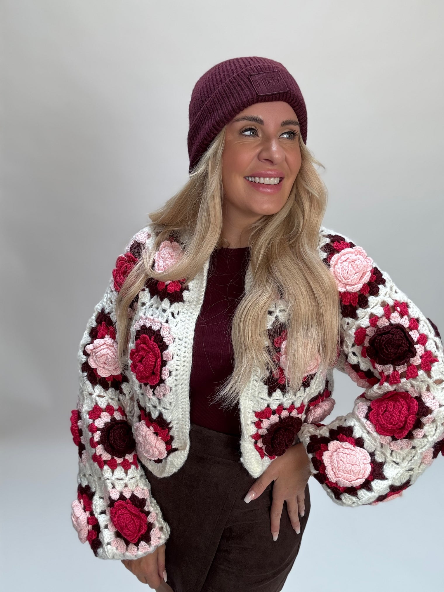 Strickjacke ROSES weiß/burgundy/rosa