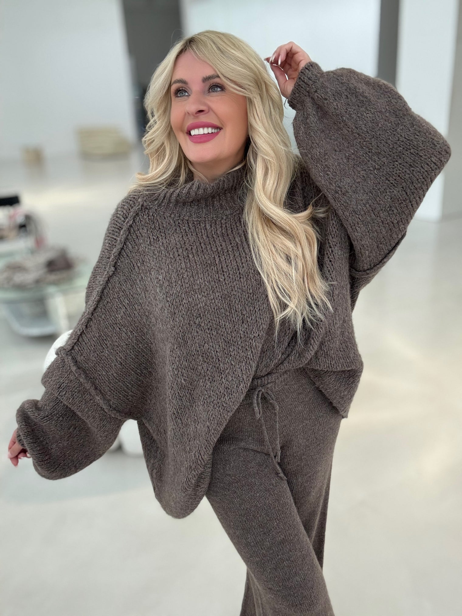 Kuschelweicher OVERSIZE Strickpullover coffee Versand ab 02.10.