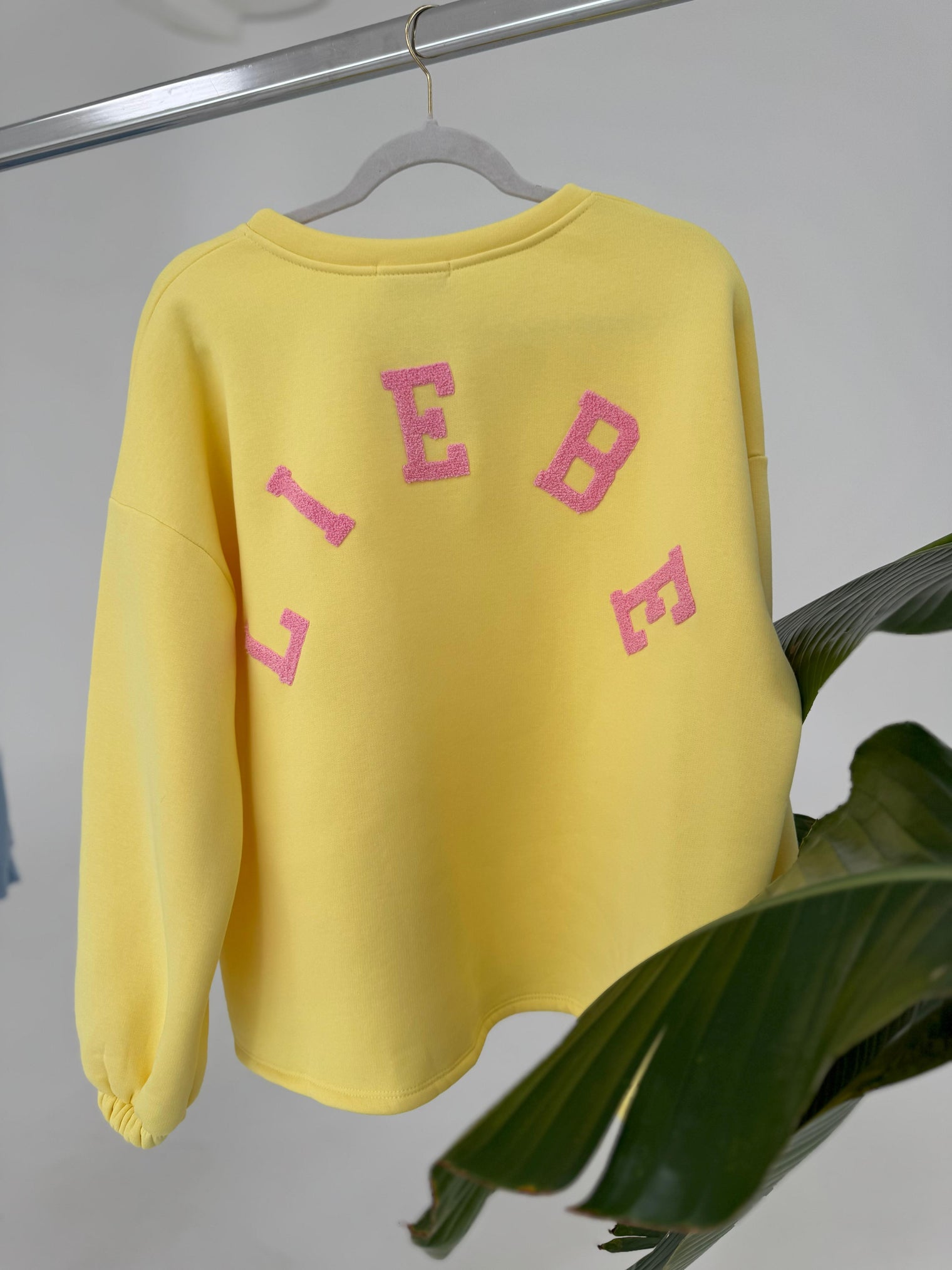 Sweater gelb LIEBE
