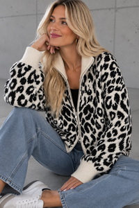 Zipper Strickjacke im angesagten Leo Muster schwarz/creme