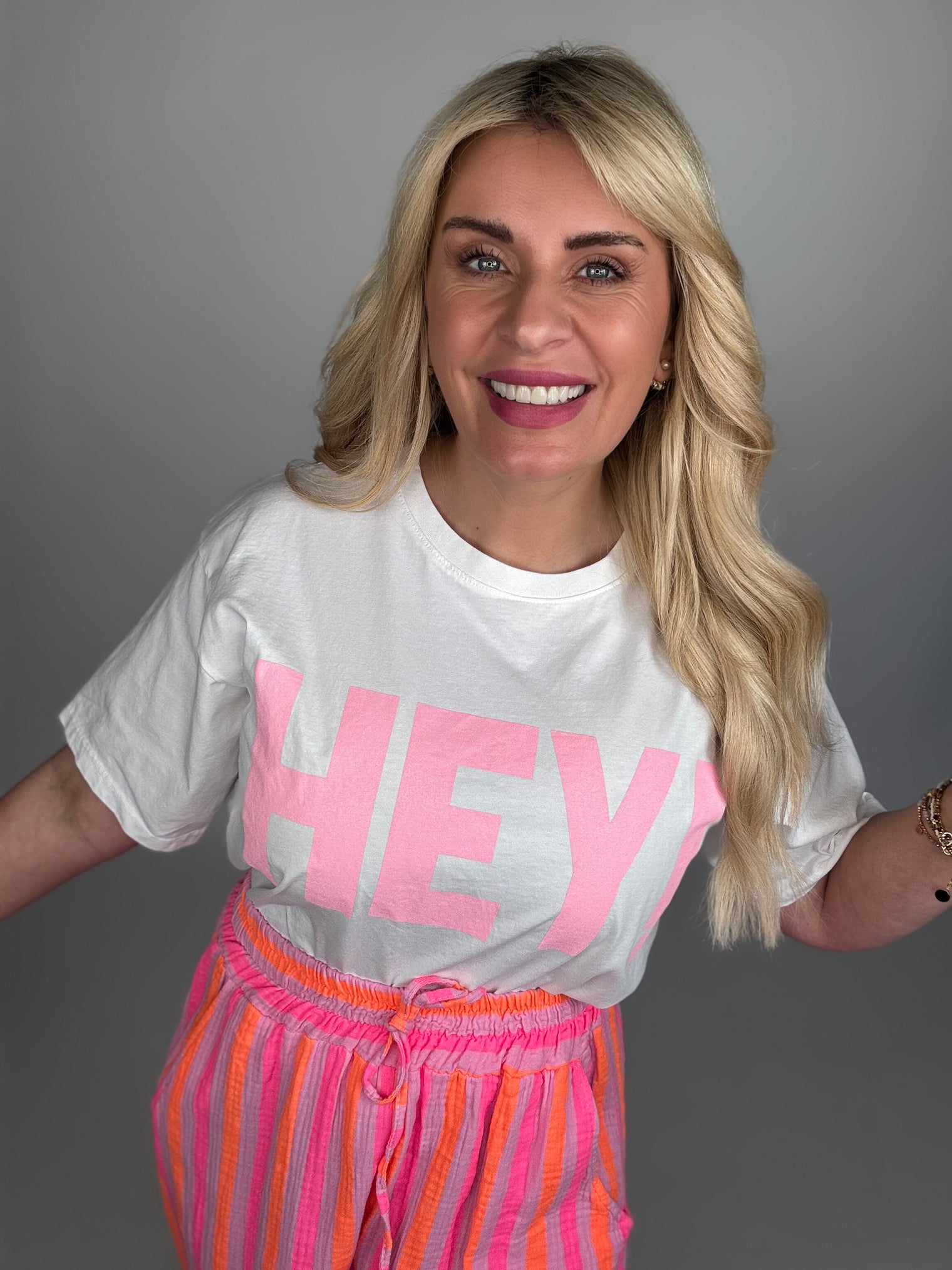 Statement Shirt HEY! weiß