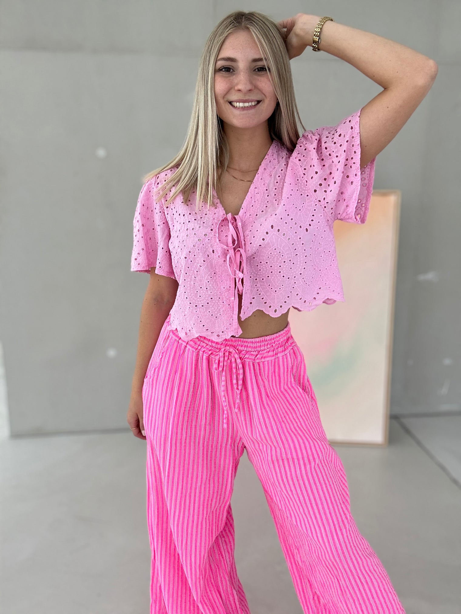 Bluse kurzarm HOT ROSA Lochspitze zum binden