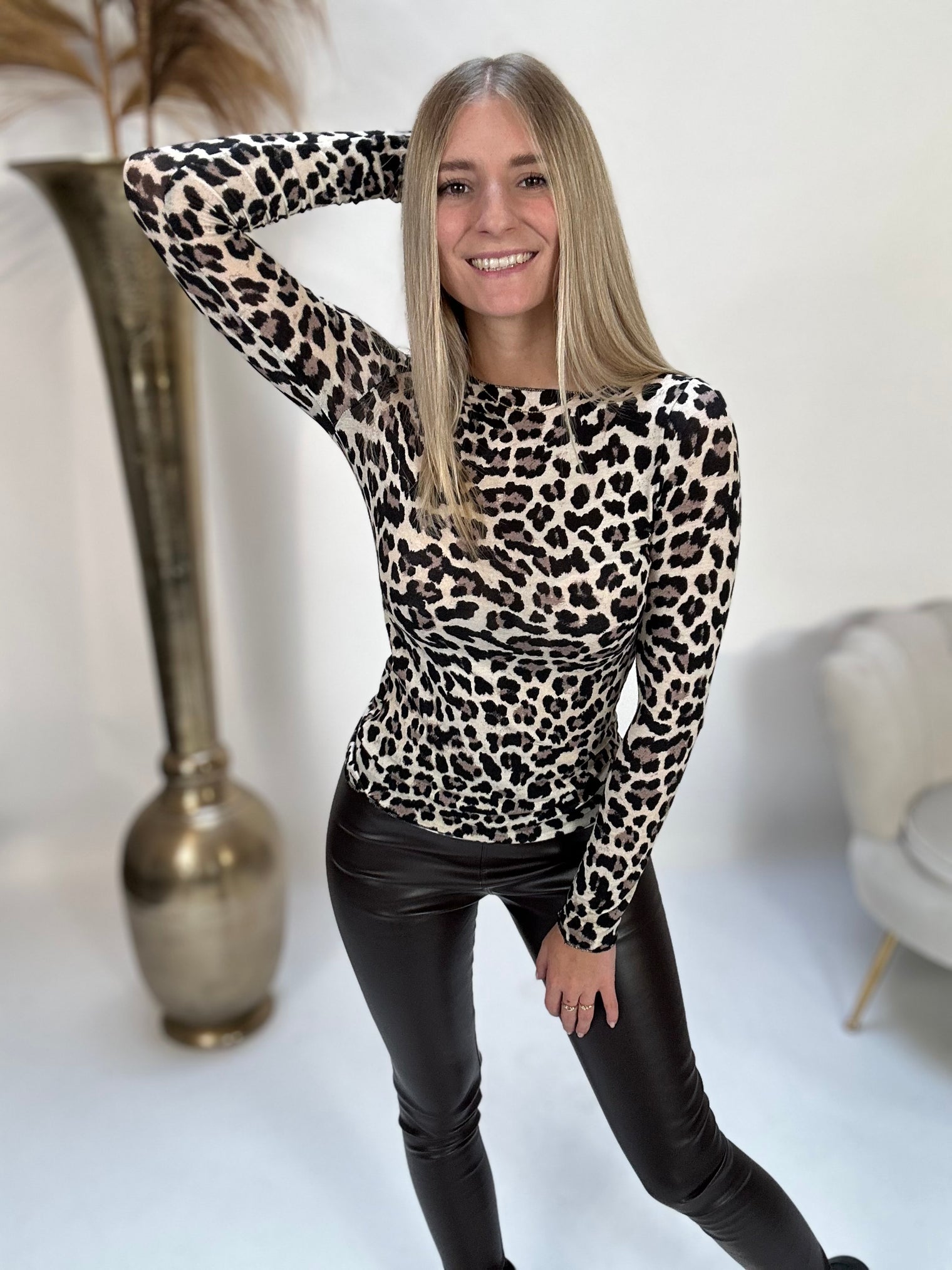 Stretchy Cashmere Langarmshirt LEO luxuriöse Qualität